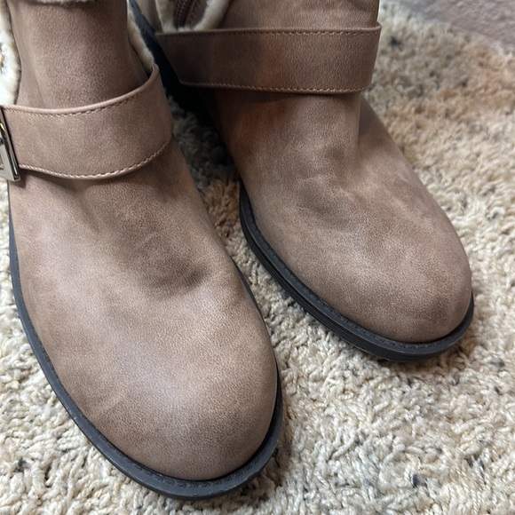 CHARLES BY CHARLES DAVID Chestnut Camper Faux Fur Moto Motorcycle Boots sz 7.5 - Picture 12 of 13